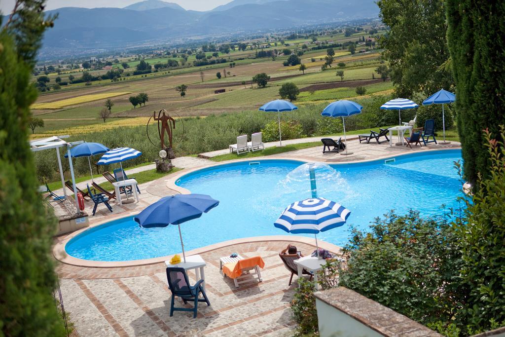 Subretia Residenze Di Campagna Aparthotel Fabbri Екстериор снимка